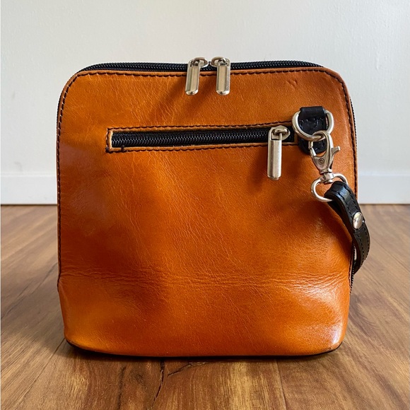 VTG Florence Italian Leather Mini Crossbody - Picture 4 of 16